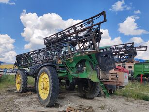 pulvérisateur automoteur John Deere 4930