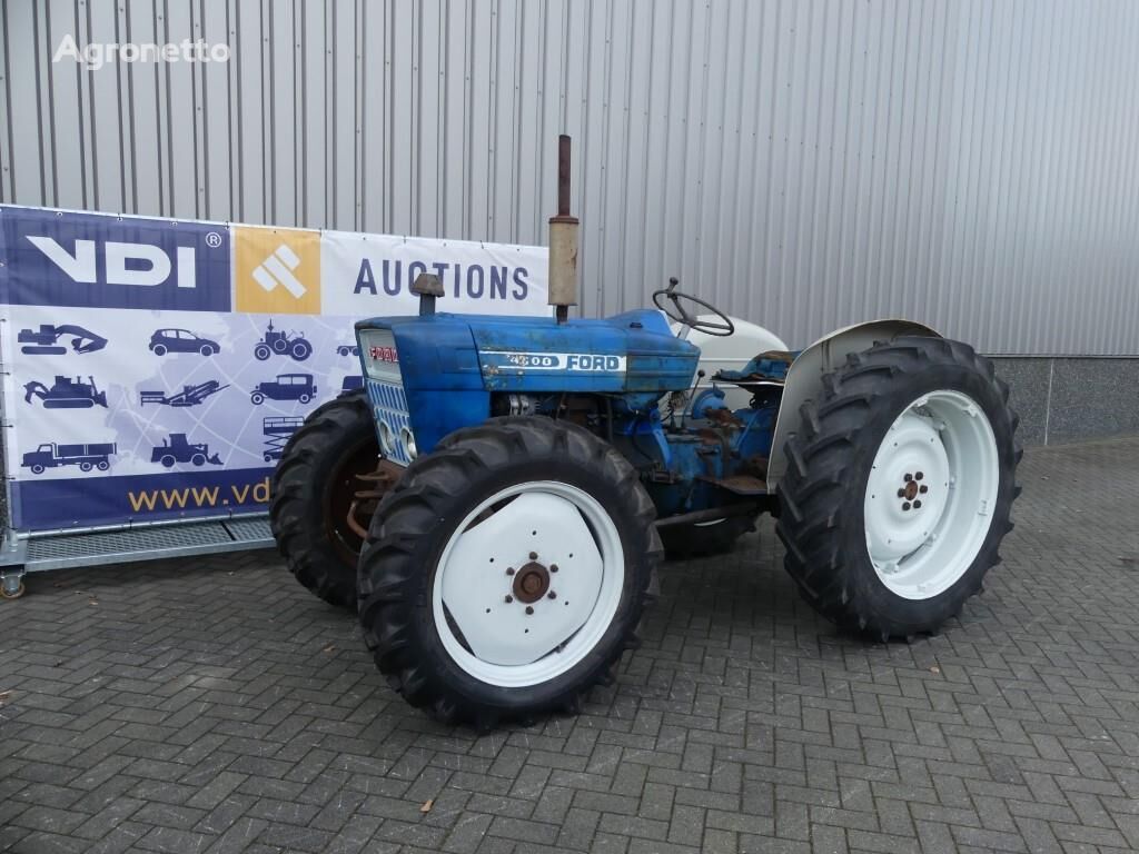 tracteur à roues Ford 4000 4WD