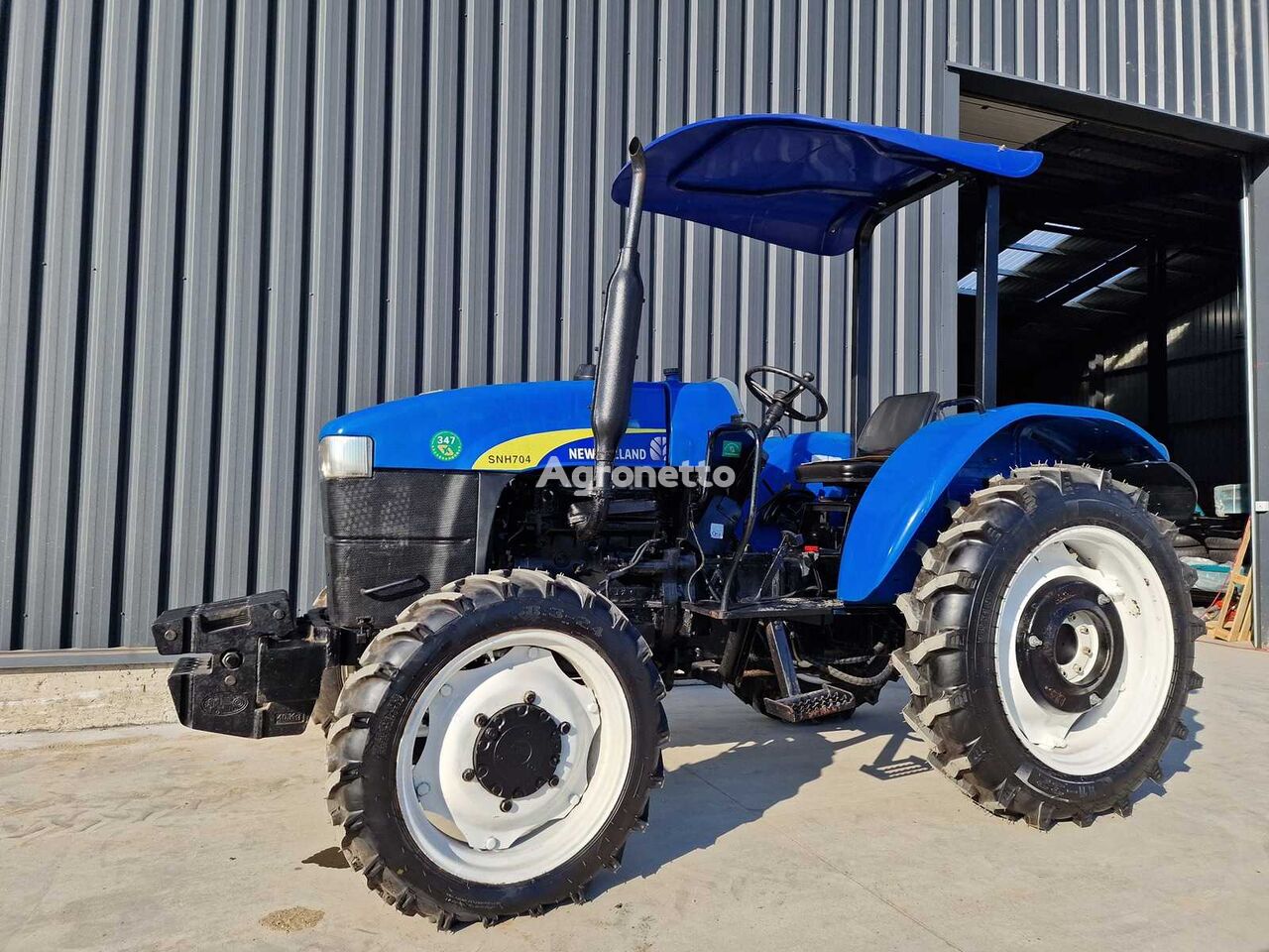 tracteur à roues New Holland SNH 704 - 4-Wheel Drive Tractor - 2014